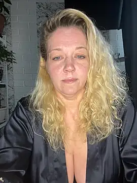 Snapshot of JenniferCarmen chatting on 21, 5, 2026 JenniferCarmen online show from 21, 5, 2026