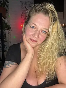 Snapshot of JenniferCarmen chatting on 21, 5, 2026 JenniferCarmen online show from 21, 5, 2026