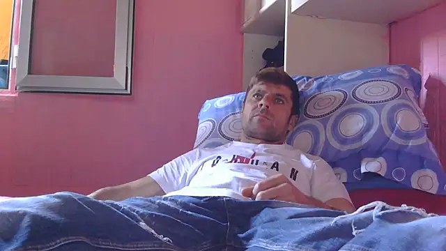 Snapshot of Pintiliescu chatting on 4, 4, 2026 Pintiliescu online show from 4, 4, 2026