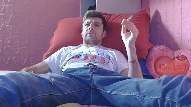 Snapshot of Pintiliescu chatting on 5, 4, 2026 Pintiliescu online show from 5, 4, 2026