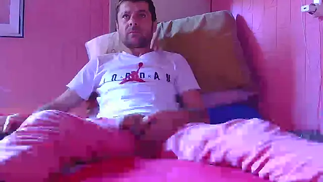 Snapshot of Pintiliescu chatting on 9, 4, 2026 Pintiliescu online show from 9, 4, 2026