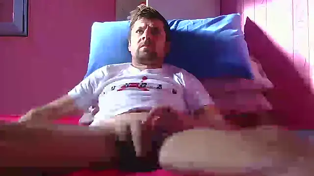 Snapshot of Pintiliescu chatting on 13, 4, 2026 Pintiliescu online show from 13, 4, 2026