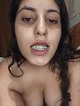 Snapshot of SubmissiveKaur chatting on 23, 7, 2026 SubmissiveKaur online show from 23, 7, 2026