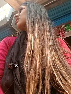 nehakapoor89 online show from 14, 12, 2025