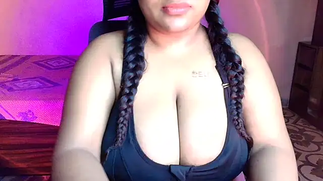 Snapshot of HEZALNUT chatting on 12, 7, 2026 HEZALNUT online show from 12, 7, 2026