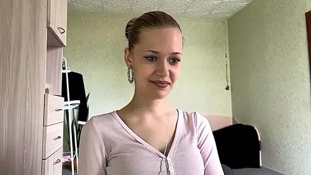 Snapshot of ZaidaSchwarten chatting on 5, 6, 2026 ZaidaSchwarten online show from 5, 6, 2026