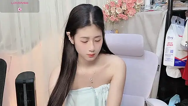 Yvonne-07 online show from 5, 3, 2026