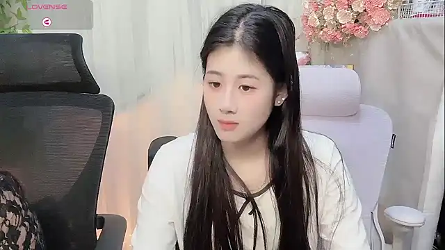 Yvonne-07 online show from 8, 3, 2026