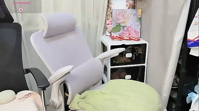 Yvonne-07 online show from 14, 3, 2026