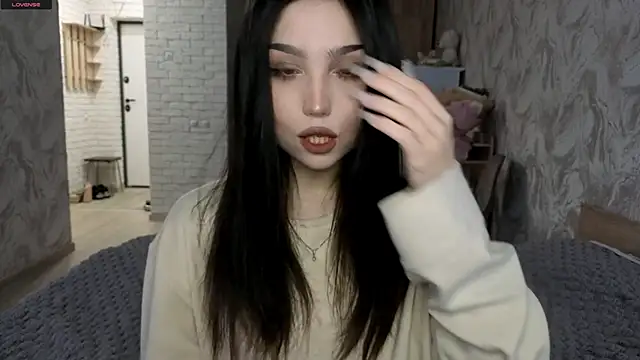 Qwami Amie online show from 7, 6, 2026