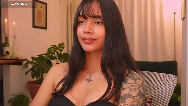 Snapshot of SeleneVaughan chatting on 19, 4, 2026 SeleneVaughan online show from 19, 4, 2026