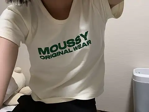 Snapshot of kuromi_chan_oo chatting on 5, 6, 2026 kuromi chan oo online show from 5, 6, 2026