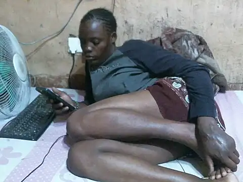 Snapshot of SEXY-NAIMA chatting on 17, 6, 2026 SEXY-NAIMA online show from 17, 6, 2026