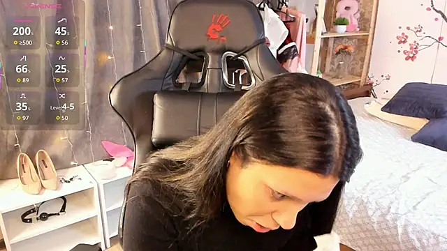 Snapshot of Nicole_Pars chatting on 18, 12, 2025 Nicole Pars online show from 18, 12, 2025