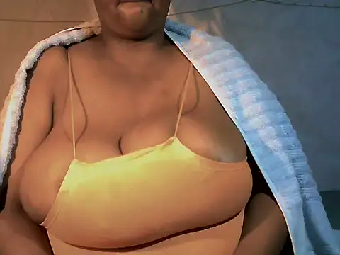 Snapshot of sweetmilkylady chatting on 9, 6, 2026 sweetmilkylady online show from 9, 6, 2026