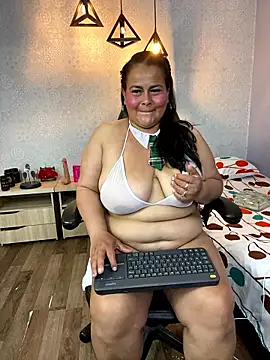 Snapshot of SayMarLuna chatting on 7, 1, 2026 SayMarLuna online show from 7, 1, 2026