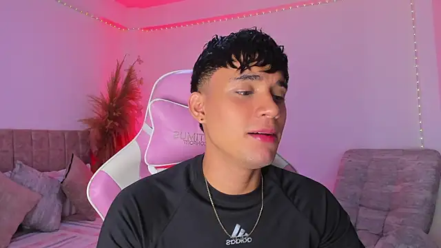Snapshot of Michael_Jordan_zz chatting on 2, 7, 2026 Michael Jordan zz online show from 2, 7, 2026