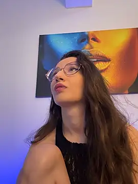 Snapshot of TheaMalekoo chatting on 11, 7, 2026 TheaMalekoo online show from 11, 7, 2026
