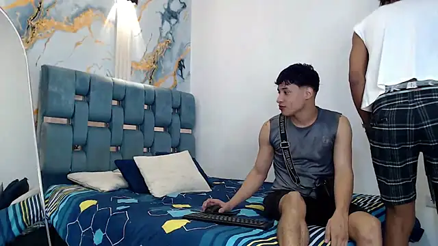 Snapshot of YOUNG_GUYS1 chatting on 8, 2, 2026 YOUNG GUYS1 online show from 8, 2, 2026