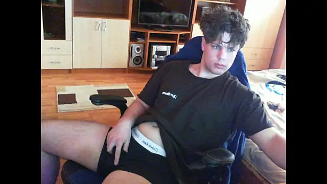 Snapshot of GymGuy0505 chatting on 2, 2, 2026 GymGuy0505 online show from 2, 2, 2026