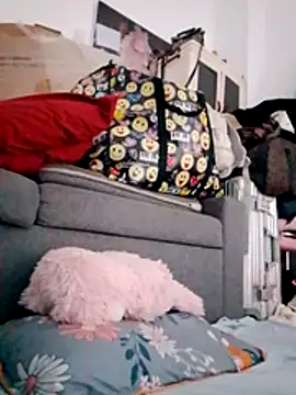 Snapshot of Cako-naka chatting on 17, 12, 2025 Cako-naka online show from 17, 12, 2025