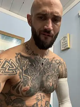 kingNQueen1211 online show from 25, 4, 2026