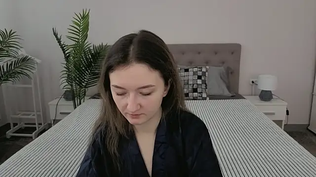 CyrenaLuxe online show from 25, 3, 2026