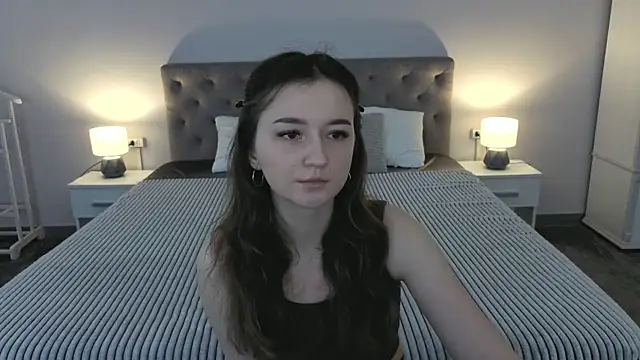 CyrenaLuxe online show from 24, 4, 2026