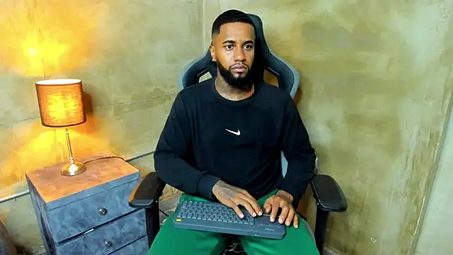 Snapshot of jay_jhonson01 chatting on 20, 12, 2025 jay jhonson01 online show from 20, 12, 2025