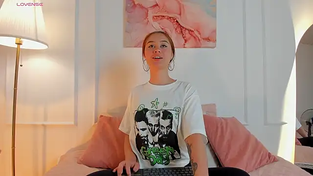 Amelia Saenz  online show from 24, 3, 2026