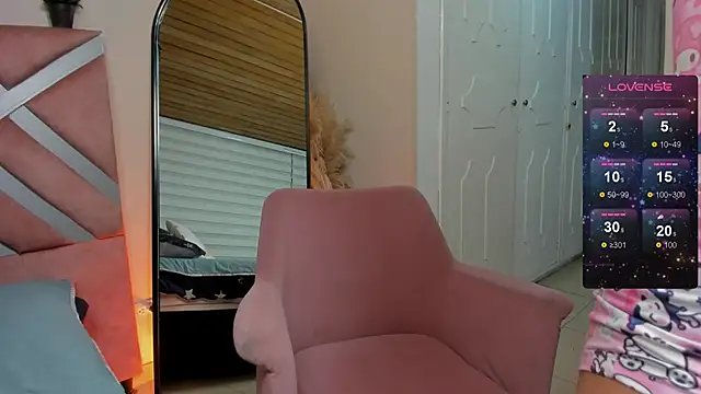 sophie blake   online show from 20, 12, 2025