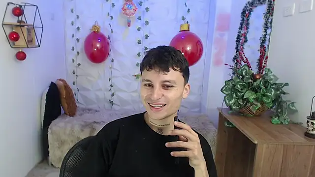 Snapshot of Noah_Vera chatting on 18, 12, 2025 Noah Vera online show from 18, 12, 2025