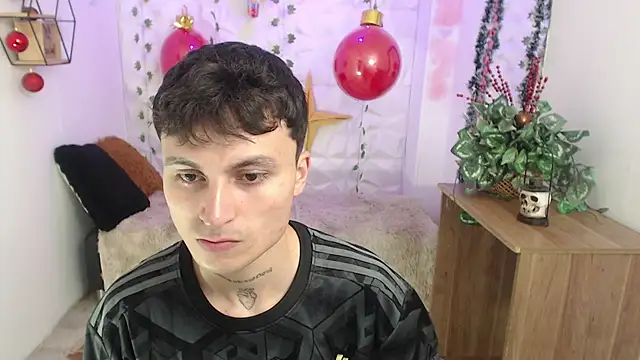 Snapshot of Noah_Vera chatting on 20, 12, 2025 Noah Vera online show from 20, 12, 2025
