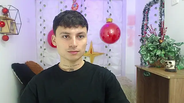 Snapshot of Noah_Vera chatting on 21, 12, 2025 Noah Vera online show from 21, 12, 2025