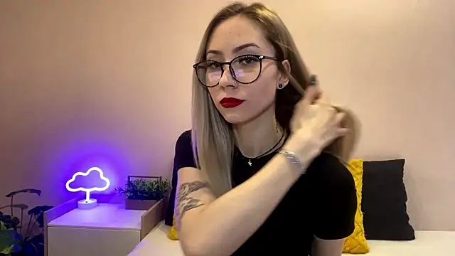 sun under skyy online show from 19, 12, 2025