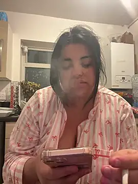 Snapshot of Curvybabesxxo chatting on 16, 2, 2026 Curvybabesxxo online show from 16, 2, 2026