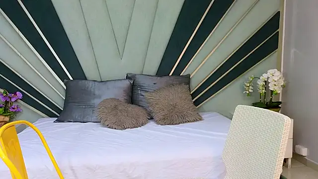 DulceeEsmeralda online show from 10, 4, 2026