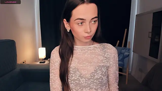 Snapshot of YvonneRobes chatting on 12, 7, 2026 YvonneRobes online show from 12, 7, 2026