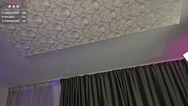 Snapshot of creampussyy chatting on 10, 3, 2025 creampussyy online show from 10, 3, 2025