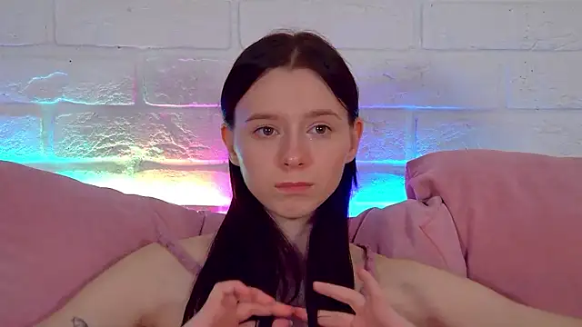 Snapshot of ArinaKubrick chatting on 18, 4, 2026 ArinaKubrick online show from 18, 4, 2026