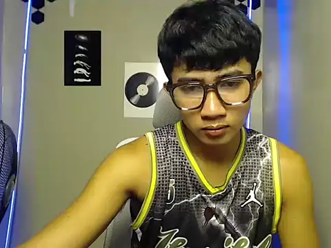 Ur hottestjonny online show from 7, 7, 2026