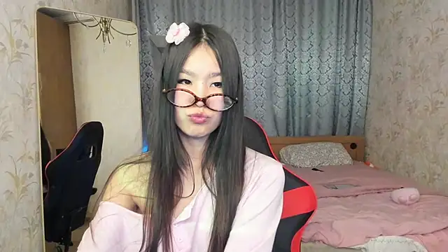 amiya cute online show from 13, 3, 2026