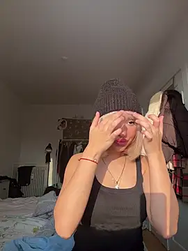 SilkyMira online show from 6, 1, 2026