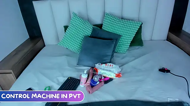 Snapshot of Miia_Anderson chatting on 4, 4, 2026 Miia Anderson online show from 4, 4, 2026