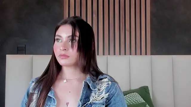 Snapshot of Miia_Anderson chatting on 7, 4, 2026 Miia Anderson online show from 7, 4, 2026