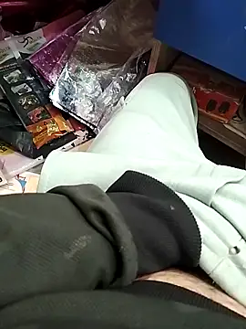 Snapshot of mohit08desi chatting on 17, 12, 2025 mohit08desi online show from 17, 12, 2025