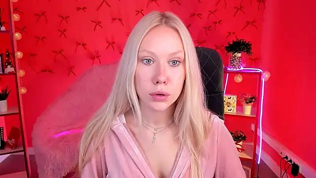 AprilChambers online show from 16, 12, 2025