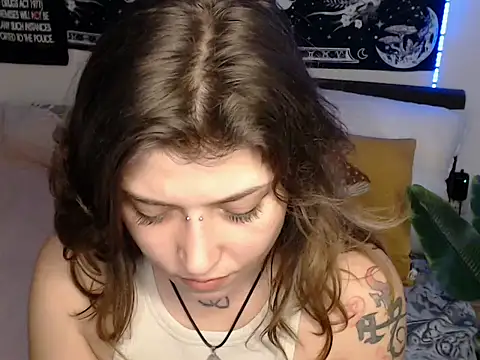 Snapshot of AlienforTwenty chatting on 17, 2, 2026 AlienforTwenty online show from 17, 2, 2026