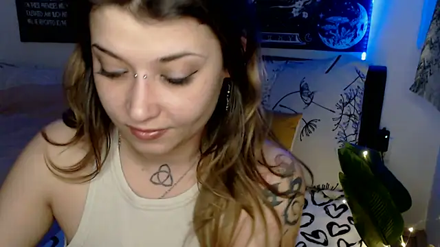 Snapshot of AlienforTwenty chatting on 24, 2, 2026 AlienforTwenty online show from 24, 2, 2026