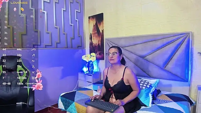 aurora saenzz online show from 10, 1, 2026